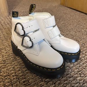 Dr. Martens women’s Devon Hearts boots